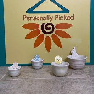 The Bakeshop Easter Measuring Cups